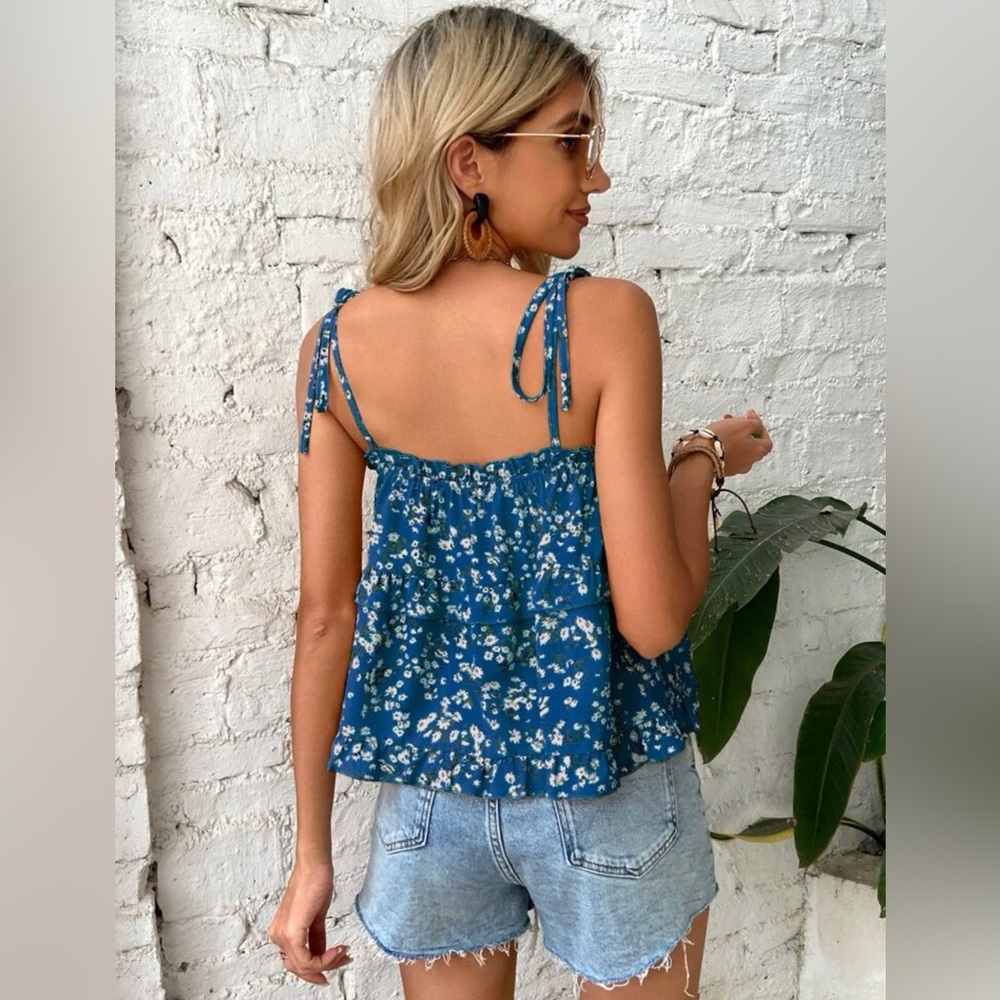 Blue daisy adjustable tie babydoll top - Picture 2 of 6